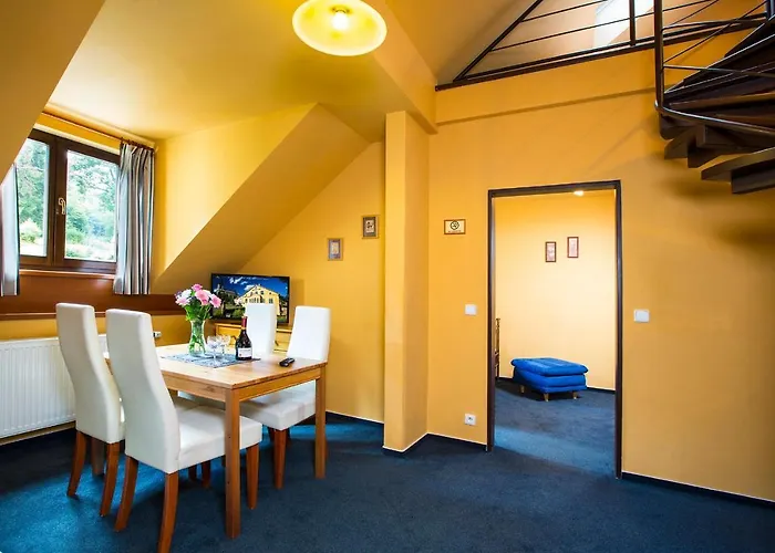 Yellow Ski Apartments