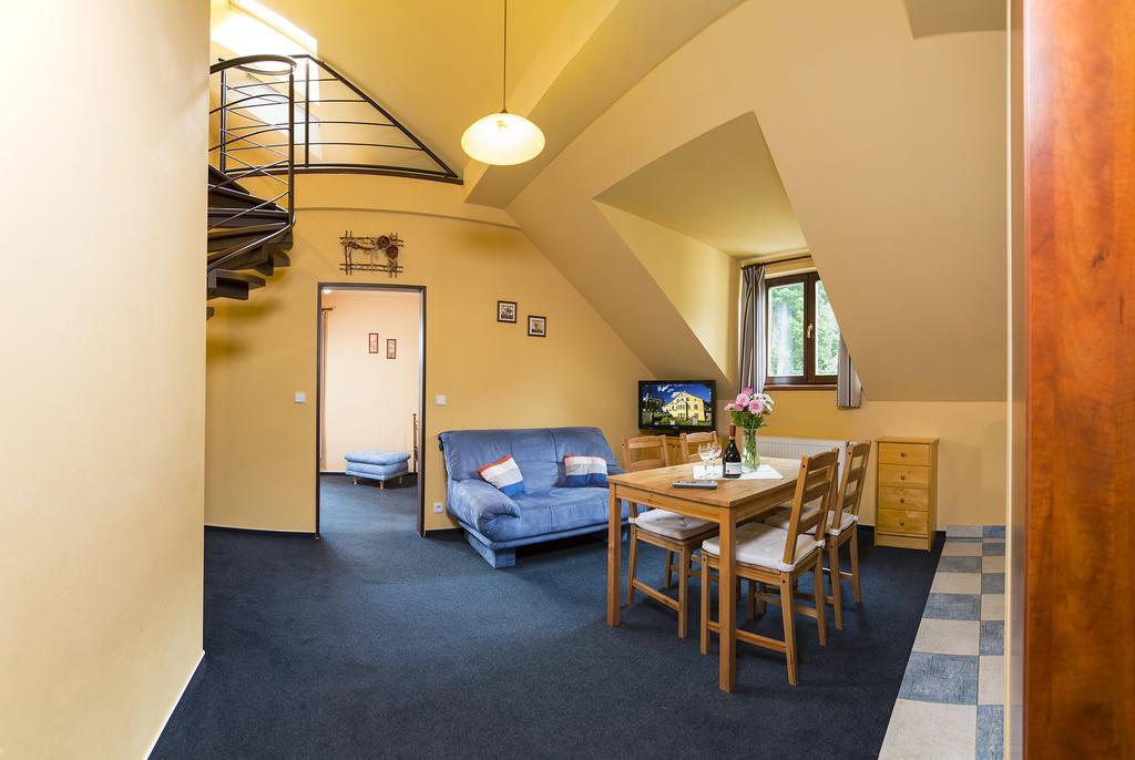 Apartment Yellow
